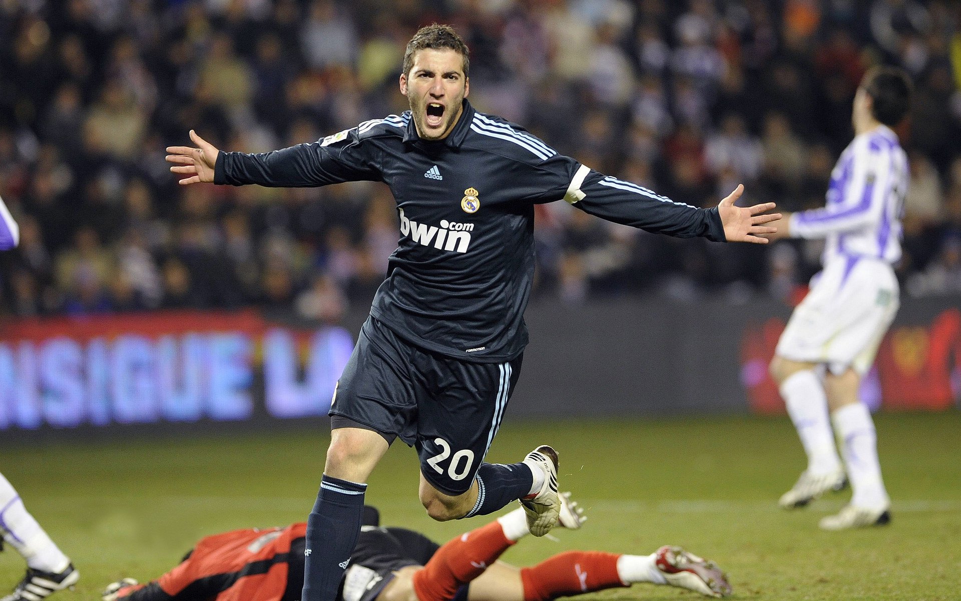 切尔西欧冠出线形势复杂，2-2战平卡拉巴赫，难以保持优势，切尔西时隔9年 第二次捧起欧冠奖杯